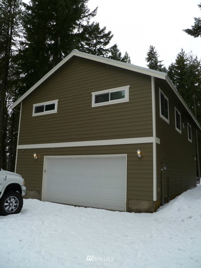 81 Rally Way Easton, WA 98925 - Photo 1 of 12 Gallery Image 1