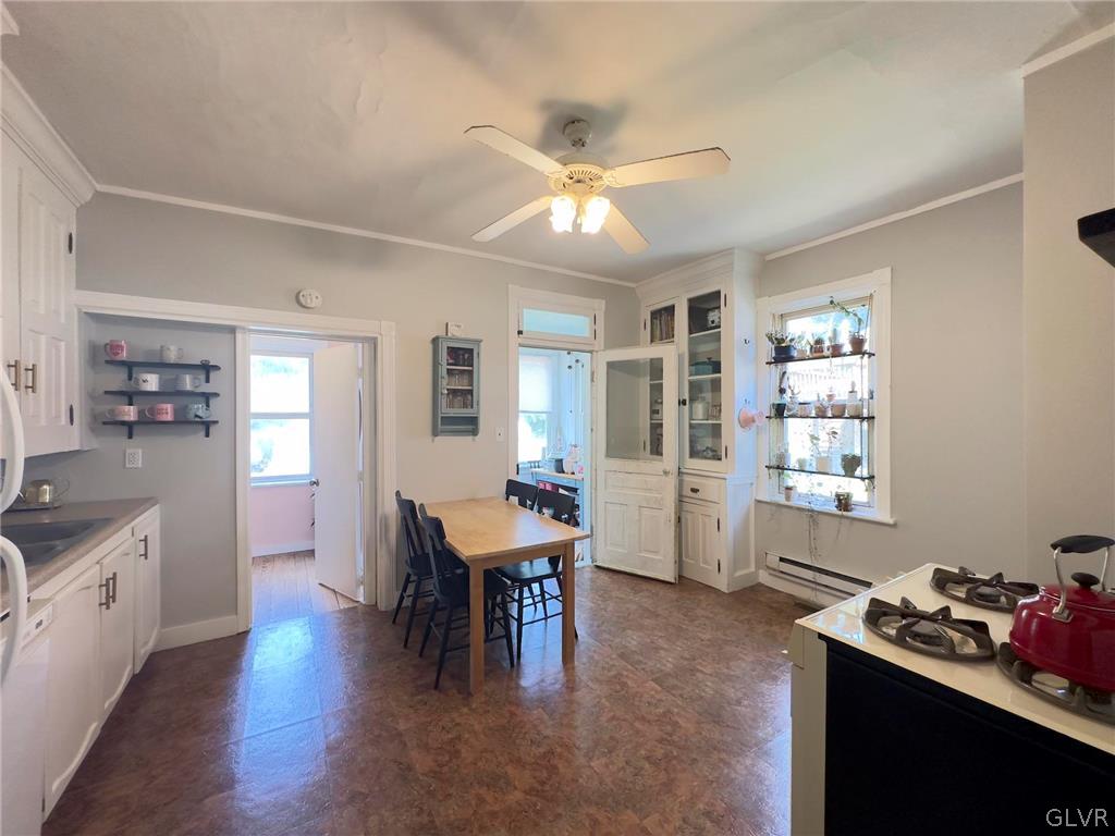 217 Diamond Street Slatington, PA 18080 - Photo 3 of 23