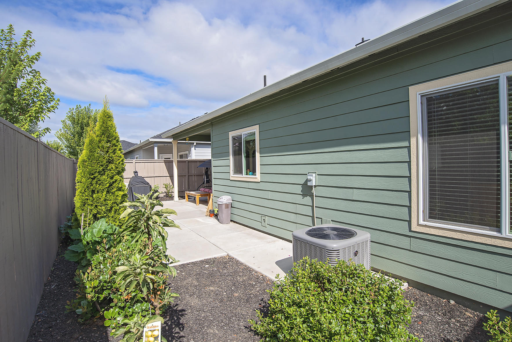 391 Live Oak Loop Central Point, OR 97502 - Photo 16 of 16 Live Oak_010