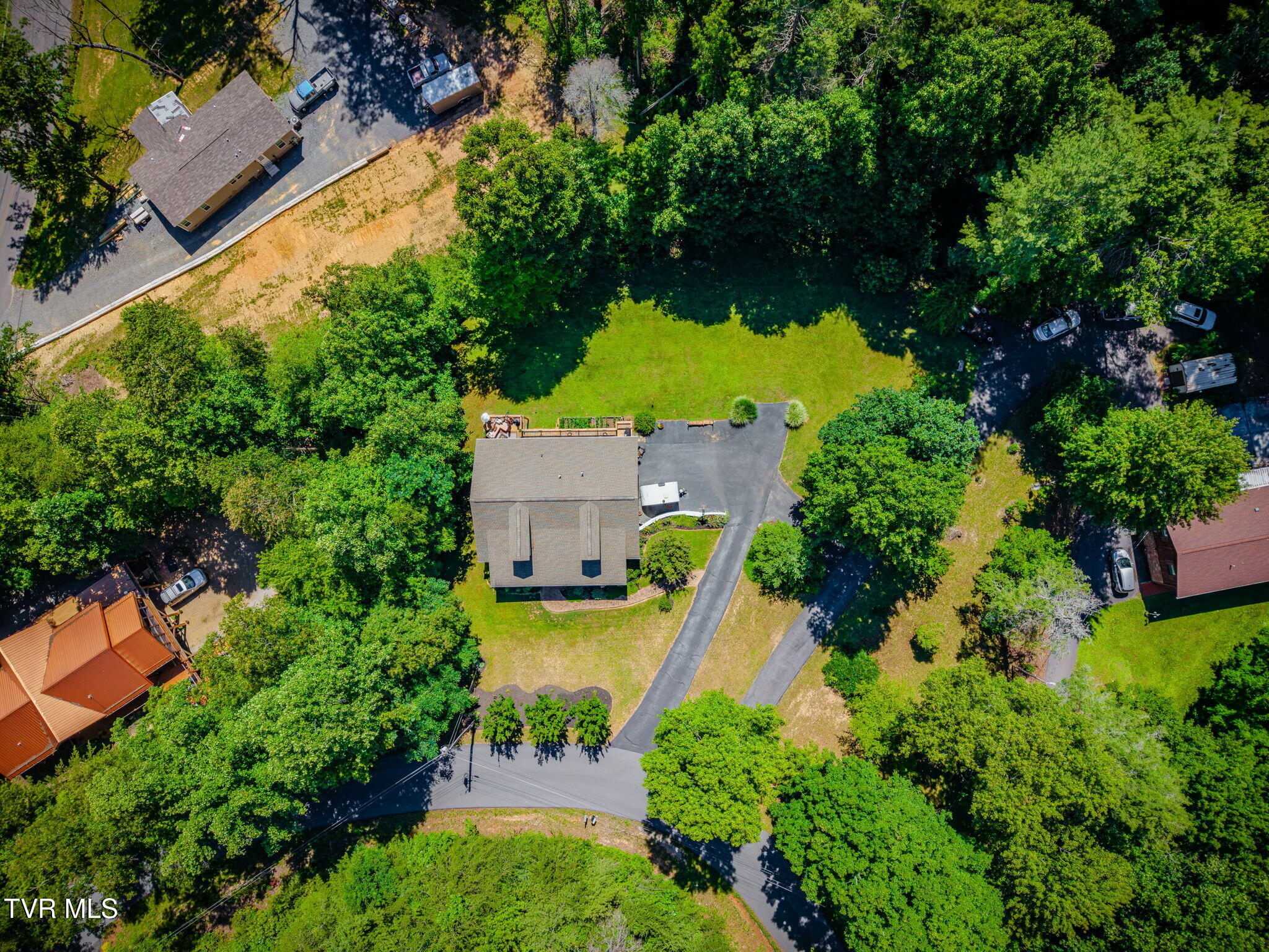 109 Cherokee Circle Erwin, TN 37650 - Photo 32 of 35 105