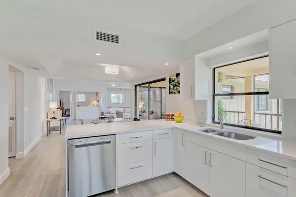 $639,000 | 17053 Waterbend Drive, Unit 231, Jupiter, FL 33477