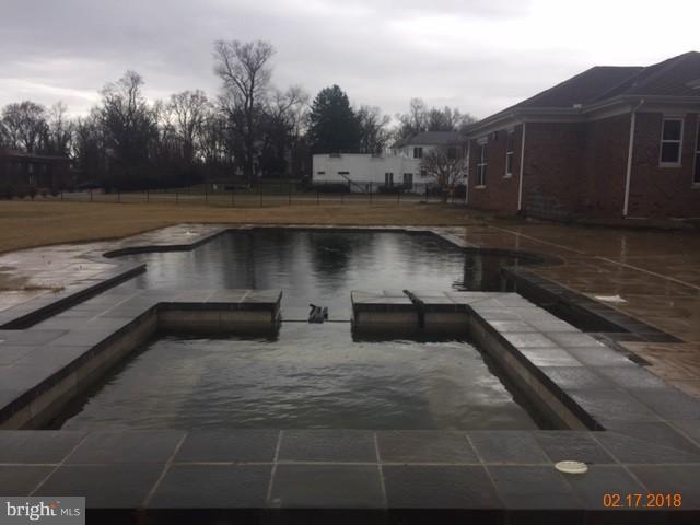 12105 Riverview Road Fort Washington, MD 20744 - Photo 5 of 28 Exterior (Rear)