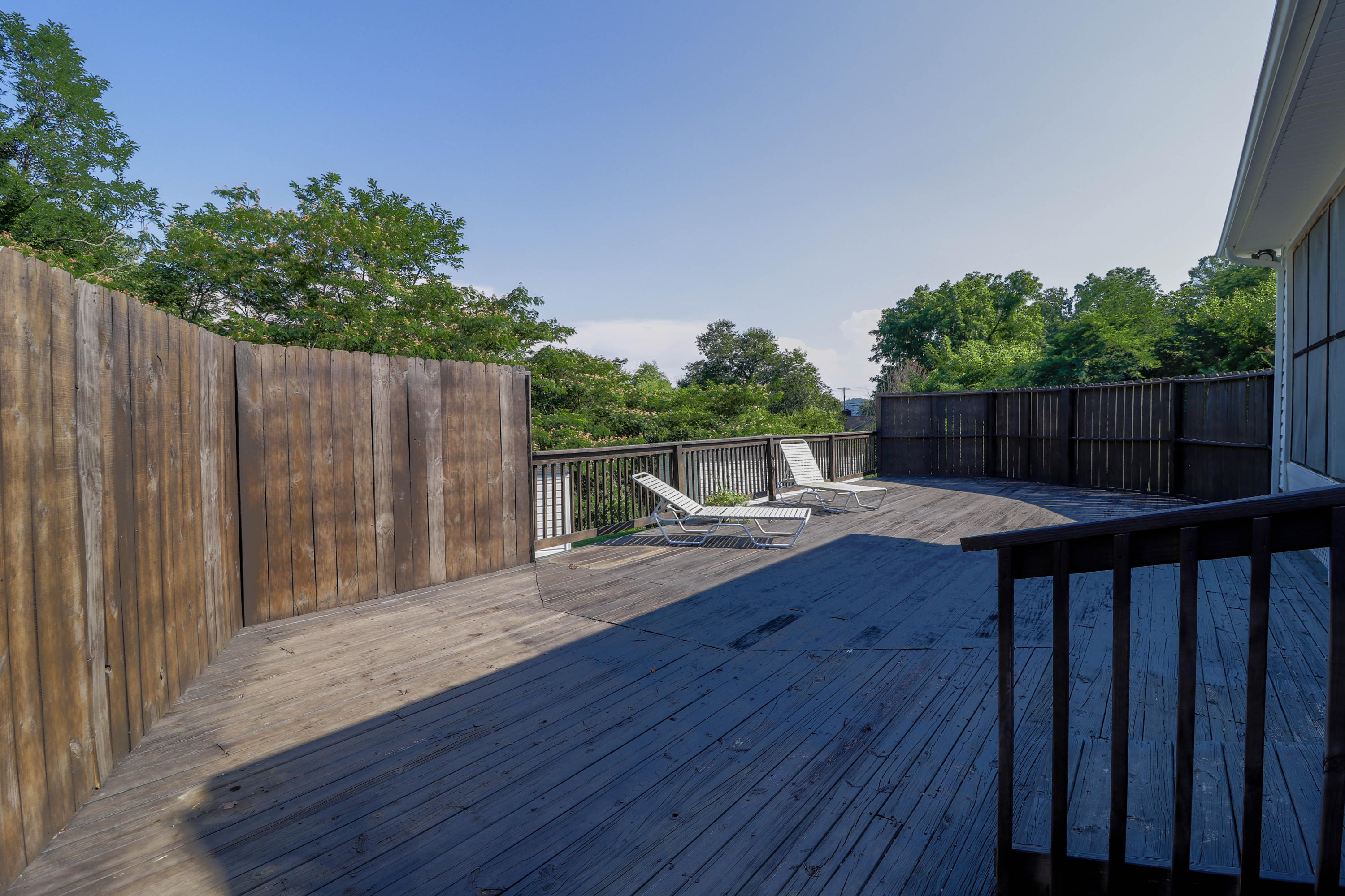 133 Utah Avenue Oak Ridge, TN 37830 - Photo 12 of 21 fenced deck