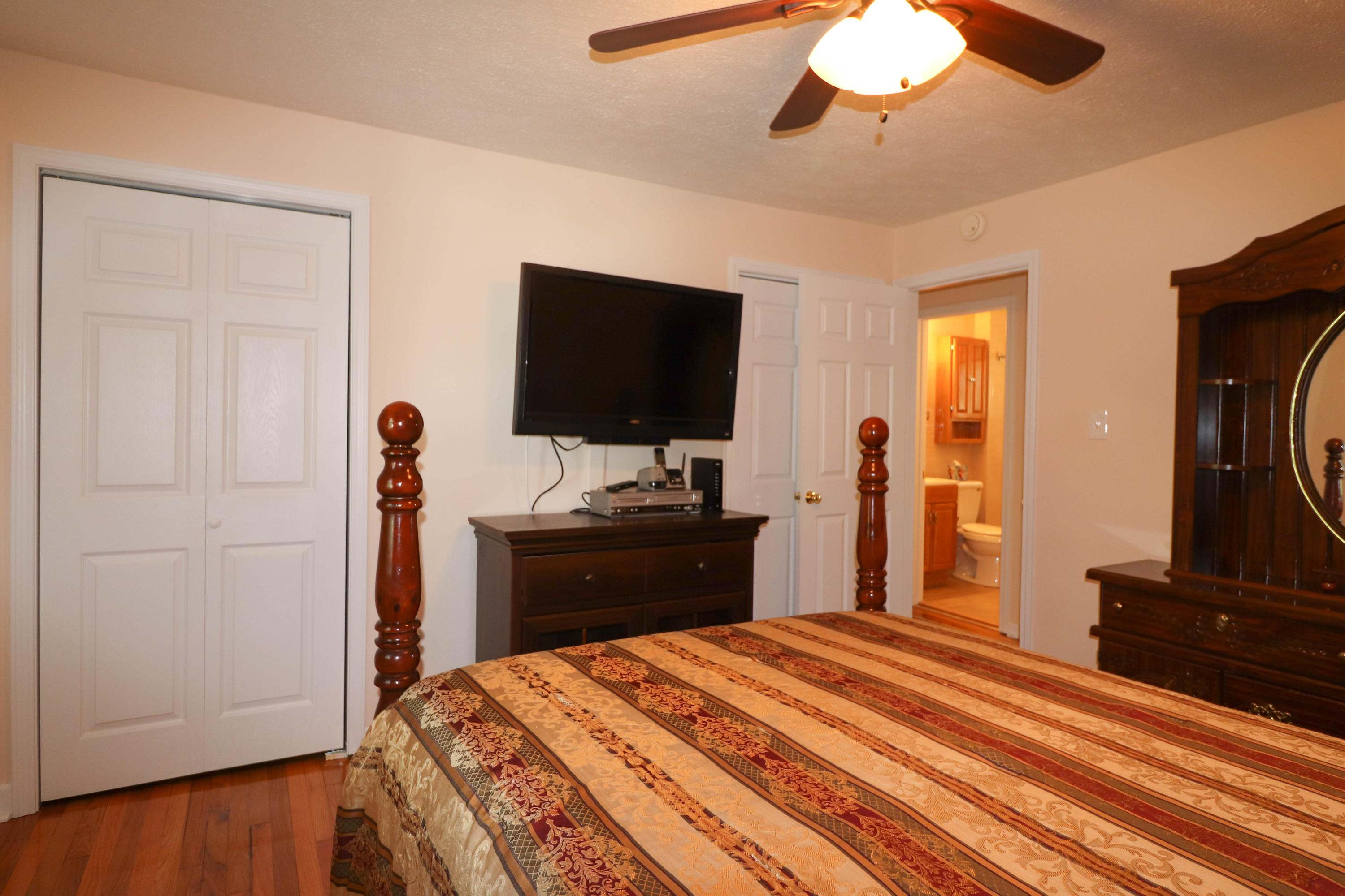 133 Utah Avenue Oak Ridge, TN 37830 - Photo 20 of 21 two closets