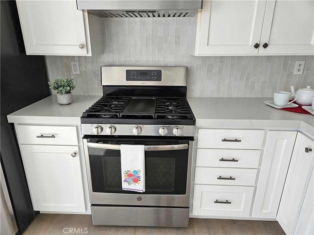 25885 Trabuco Road, Unit 98 Lake Forest, CA 92630 - Photo 9 of 36 Gas Stove