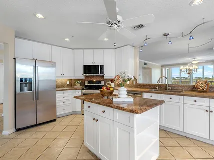 $565,000 | 5420 Eagles Point Circle, Unit 106, Sarasota, FL 34231