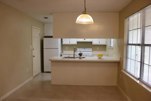 $1,820 | 2138 Edgewood Drive, Navarre, FL 32566