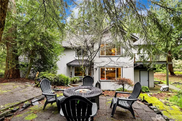 $795,000 | 211 Baycliff Drive, Port Townsend, WA 98368