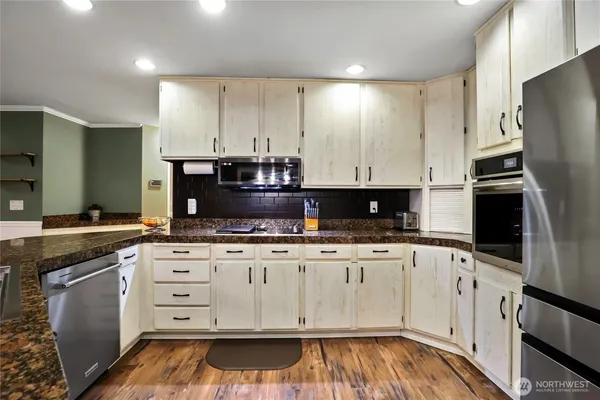 $795,000 | 211 Baycliff Drive, Port Townsend, WA 98368