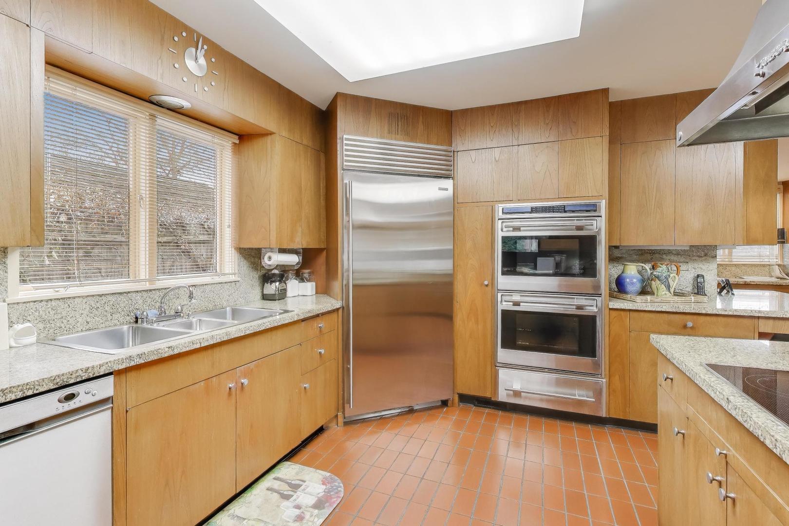 42 Woodley Road Winnetka, IL 60093 - Photo 18 of 72