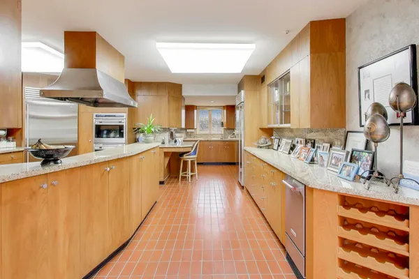 $2,750,000 | 42 Woodley Road, Winnetka, IL 60093