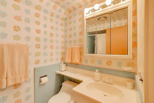 $3,495,000 | 42 Woodley Road, Winnetka, IL 60093