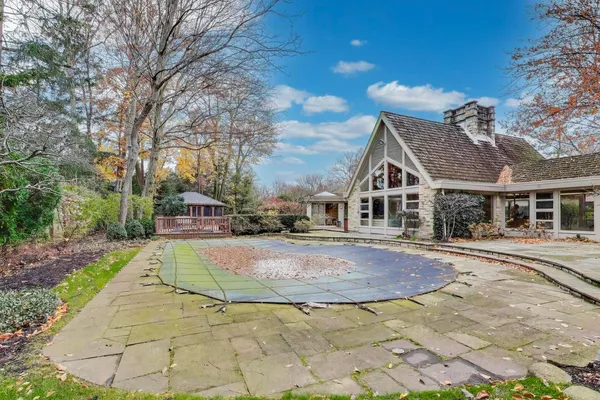 $2,750,000 | 42 Woodley Road, Winnetka, IL 60093
