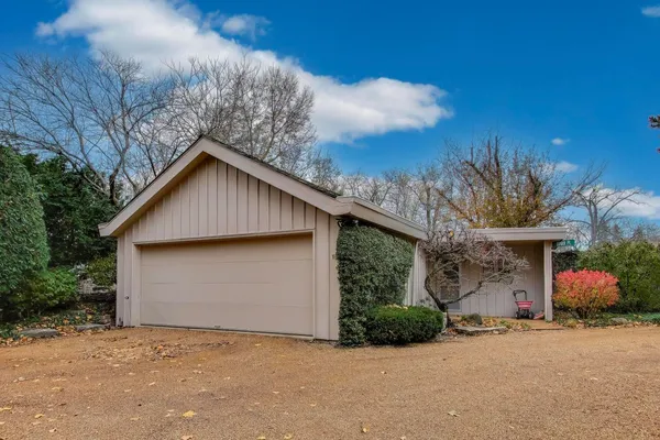 $2,750,000 | 42 Woodley Road, Winnetka, IL 60093