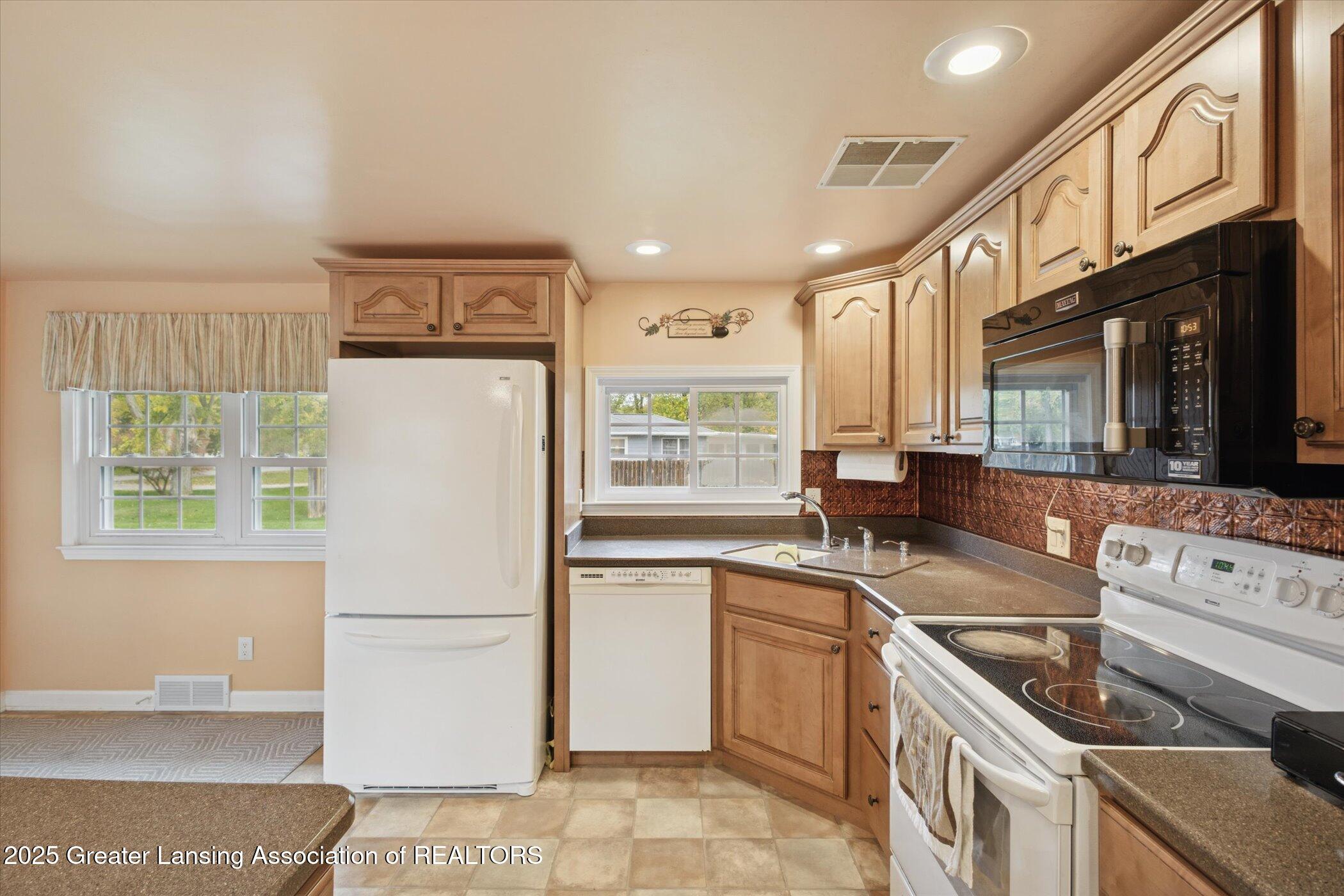7937 Carlson Road Lansing, MI 48917 - Photo 23 of 62 19-7937-Carlson-Rd-Lansing-MI-48917-Wind