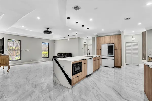 $1,840,000 | 12555 Southwest 34th Place, Davie, FL 33330