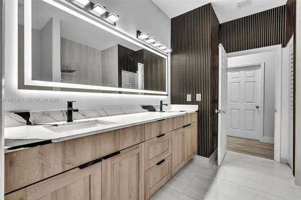 $1,840,000 | 12555 Southwest 34th Place, Davie, FL 33330
