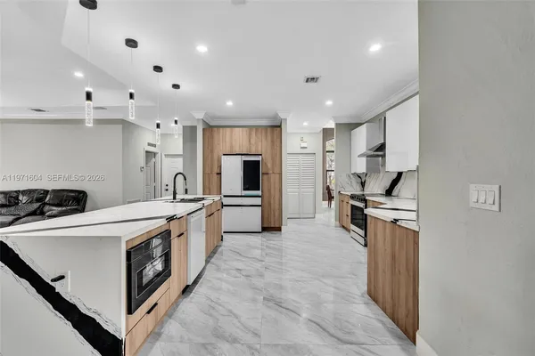 $1,840,000 | 12555 Southwest 34th Place, Davie, FL 33330