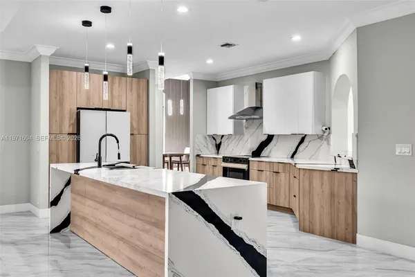 $1,840,000 | 12555 Southwest 34th Place, Davie, FL 33330