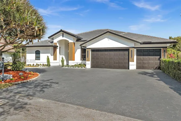 $1,840,000 | 12555 Southwest 34th Place, Davie, FL 33330
