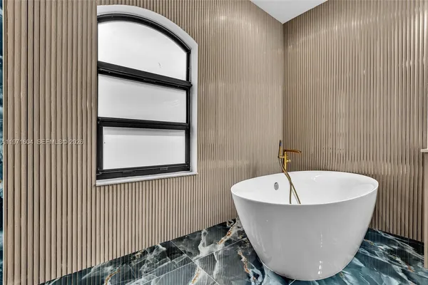 $1,840,000 | 12555 Southwest 34th Place, Davie, FL 33330