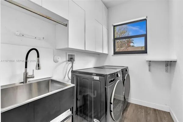 $1,840,000 | 12555 Southwest 34th Place, Davie, FL 33330