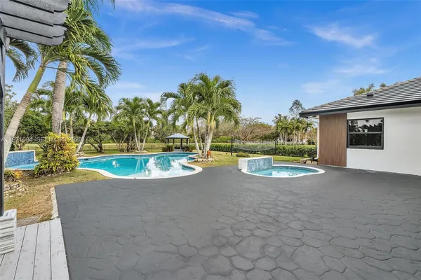 $1,840,000 | 12555 Southwest 34th Place, Davie, FL 33330
