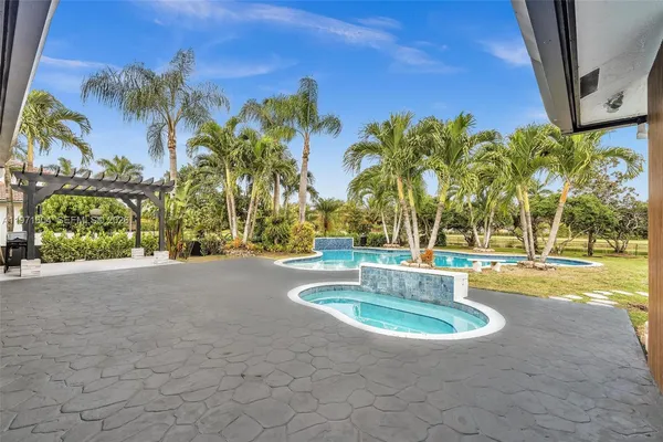 $1,840,000 | 12555 Southwest 34th Place, Davie, FL 33330
