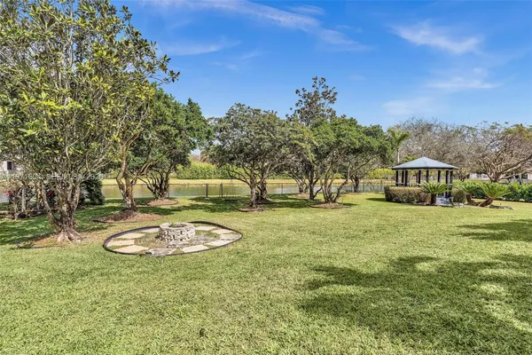 $1,840,000 | 12555 Southwest 34th Place, Davie, FL 33330
