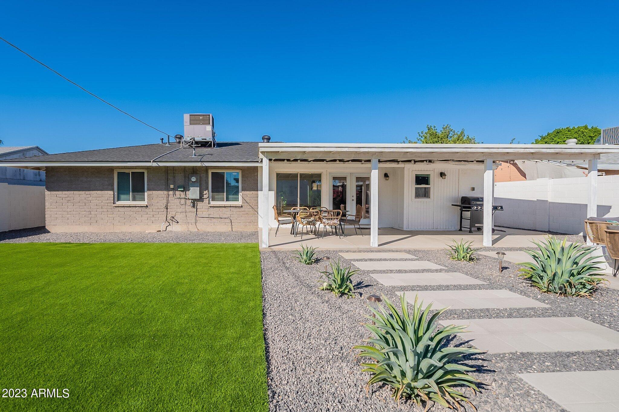 4635 East Almeria Road Phoenix, AZ 85008 - Photo 2 of 25 4635 E Almeria Rd