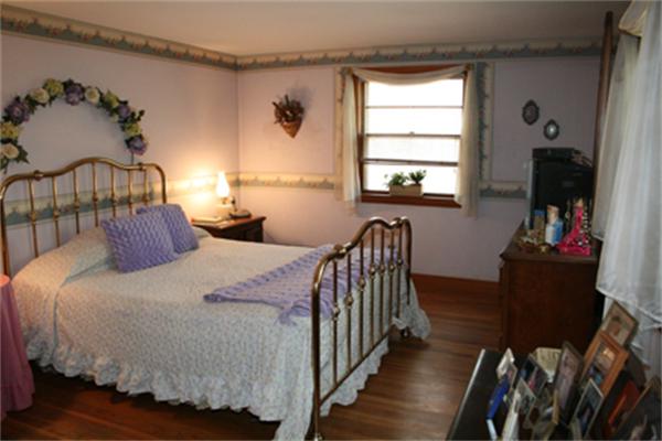 3 Alexandra Road Lynnfield, MA 01940 - Photo 5 of 8 Gallery Image 5