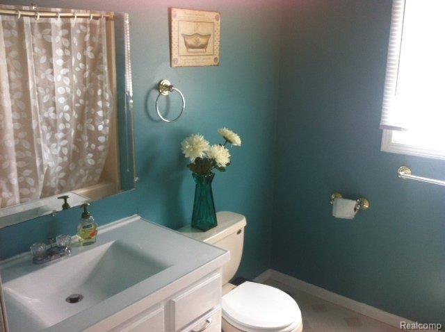 8600 Noggles Road Manchester, MI 48158 - Photo 6 of 12 Bathroom 2.jpg