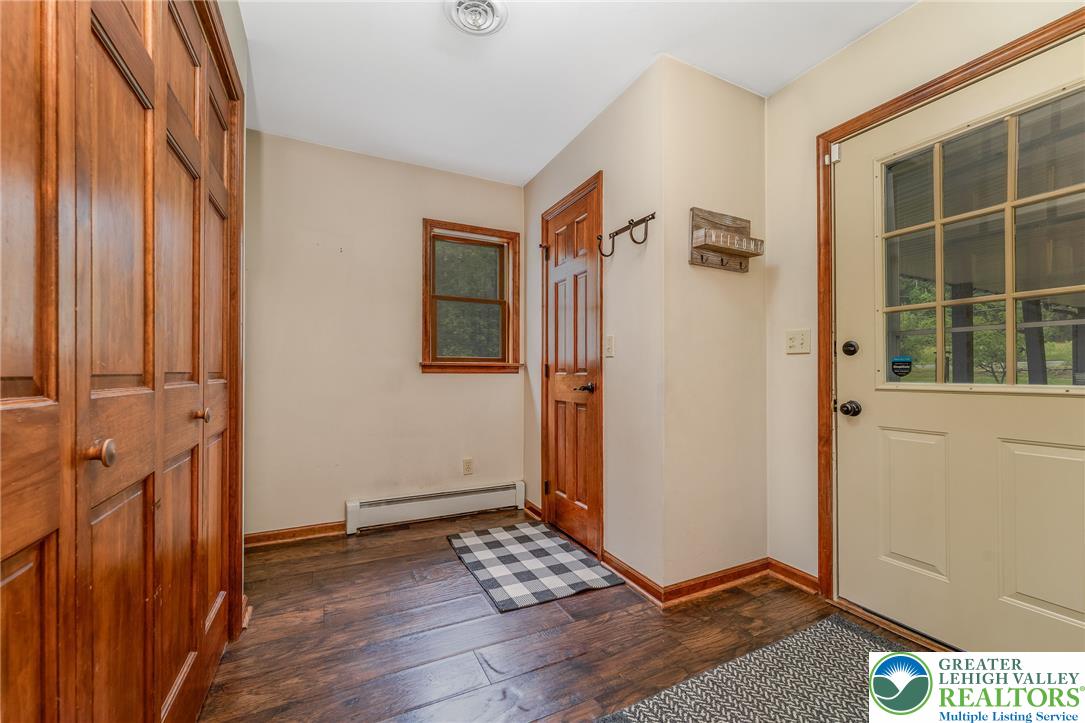 465 Raubsville Road Easton, PA 18042 - Photo 23 of 60 cozy entry space with convenient storage and Laundry closet.