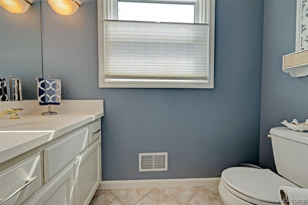 1692 Edinborough Drive Rochester Hills, MI 48306 - Photo 28 of 53