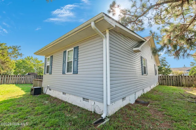 $2,100 | 769 Dayflower Court, Vass, NC 28394