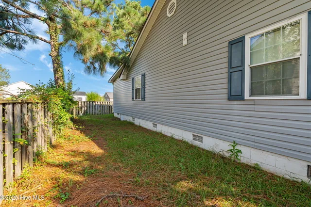 $2,100 | 769 Dayflower Court, Vass, NC 28394