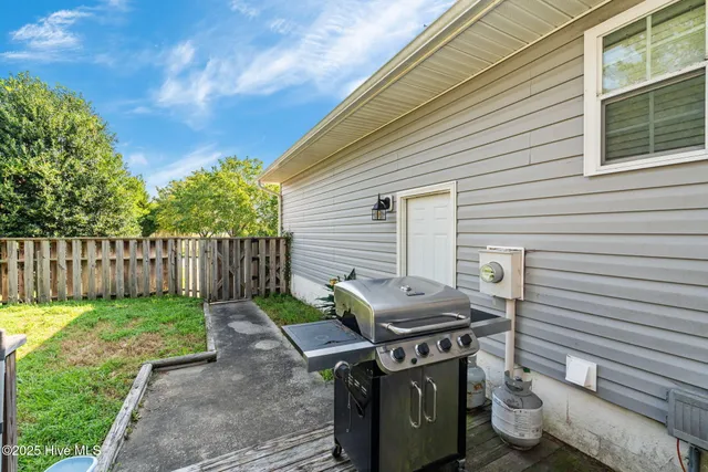 $2,100 | 769 Dayflower Court, Vass, NC 28394