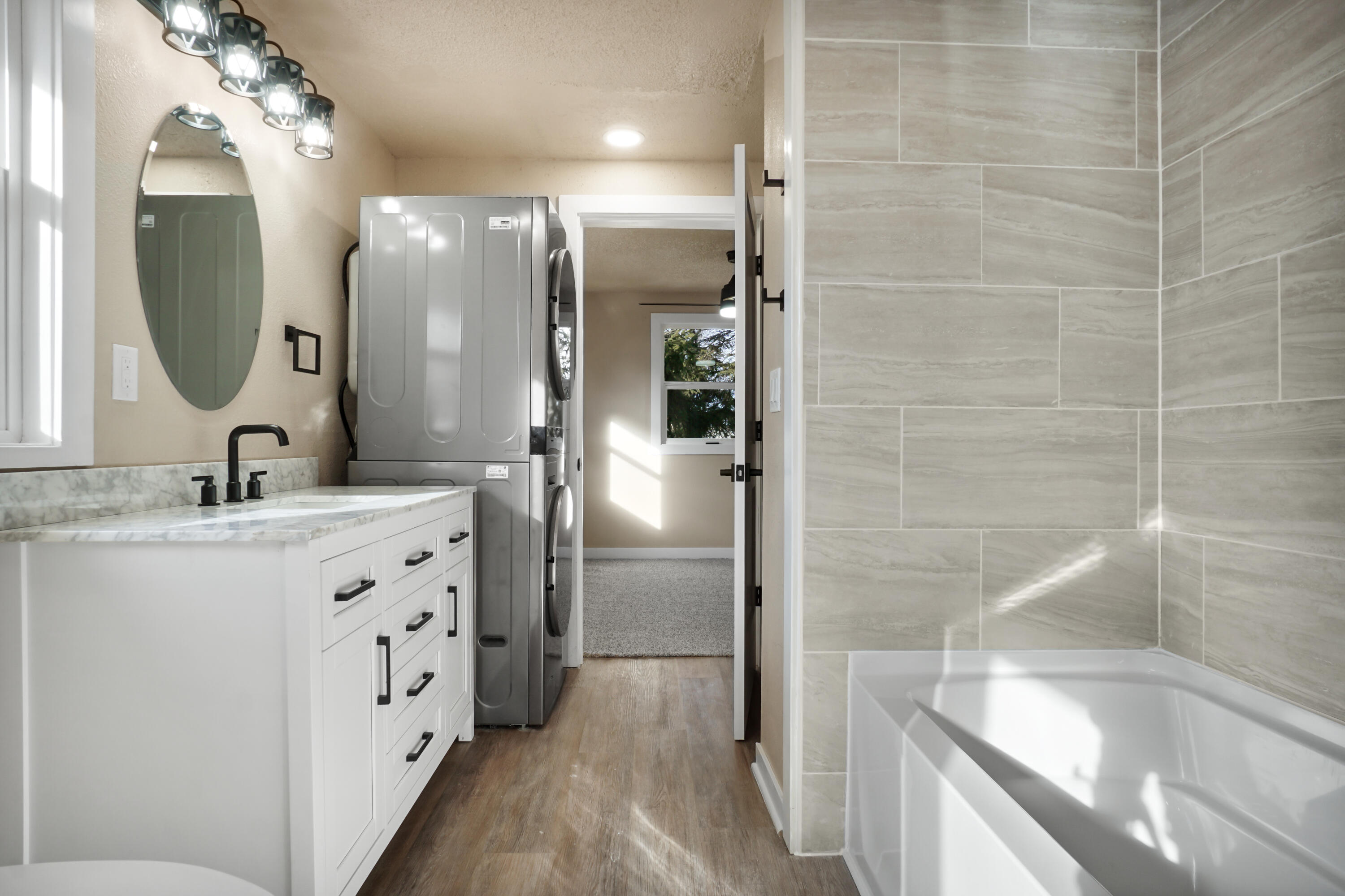 1143 3rd Street Lomira, WI 53048 - Photo 17 of 35 Full Bathroom