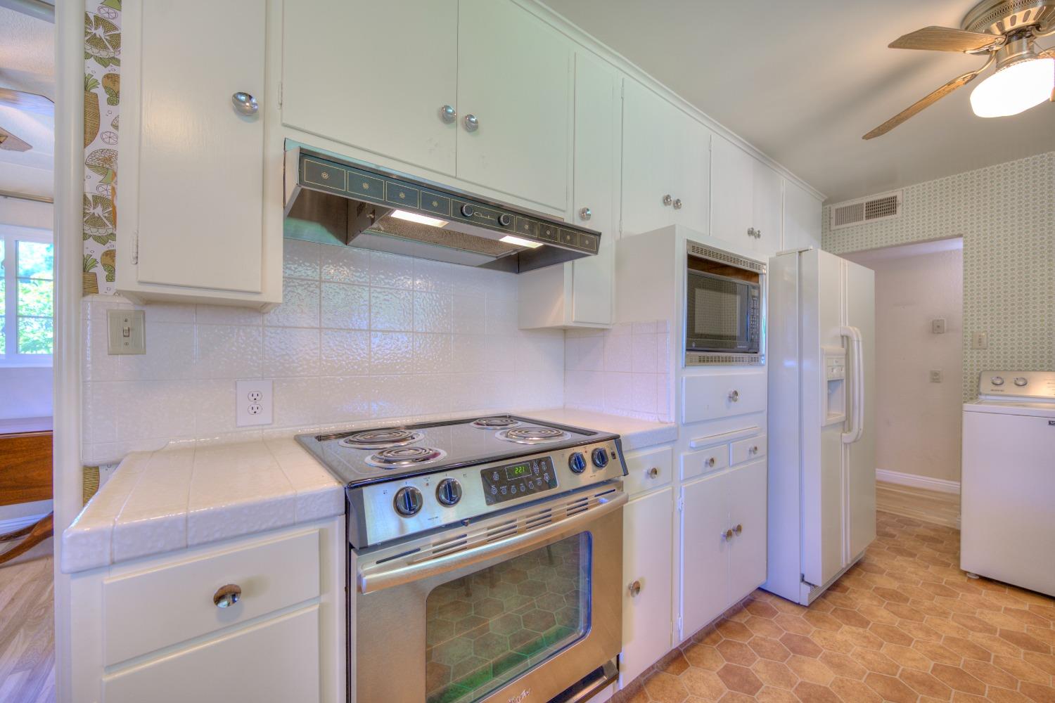 2516 Webster Street Sanger, CA 93657 - Photo 11 of 28