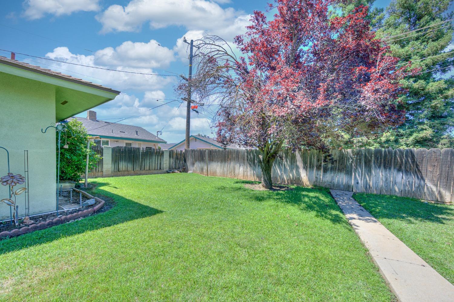 2516 Webster Street Sanger, CA 93657 - Photo 26 of 28