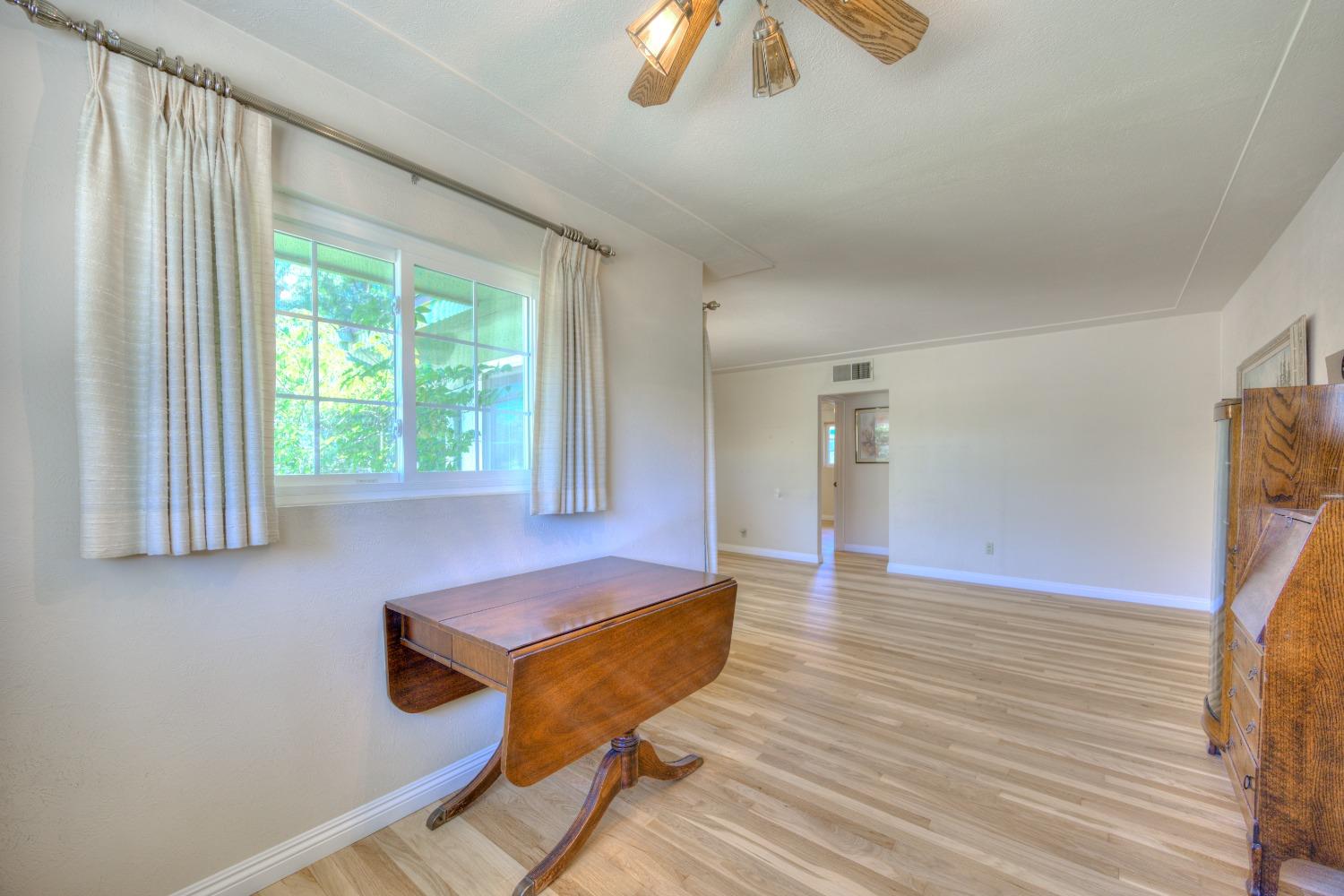 2516 Webster Street Sanger, CA 93657 - Photo 5 of 28