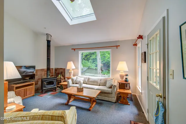 $159,900 | 968 West Mountain Road, Corinth, NY 12822