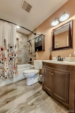 $299,900 | 203 Almentor Avenue, St. Louis, MO 63119