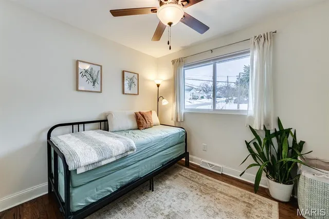 $299,900 | 203 Almentor Avenue, St. Louis, MO 63119