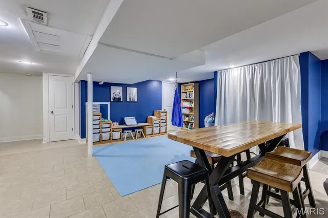 $299,900 | 203 Almentor Avenue, St. Louis, MO 63119