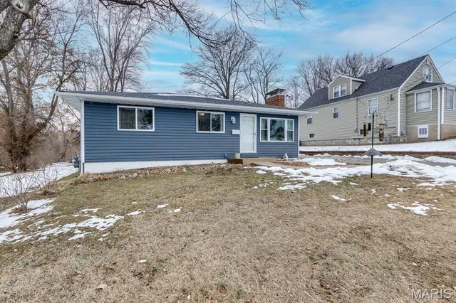 $299,900 | 203 Almentor Avenue, St. Louis, MO 63119