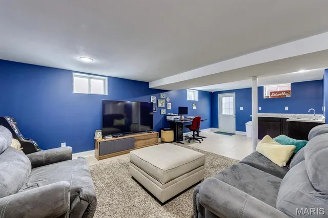 $299,900 | 203 Almentor Avenue, St. Louis, MO 63119