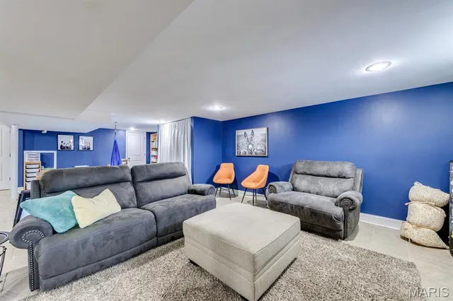 $299,900 | 203 Almentor Avenue, St. Louis, MO 63119