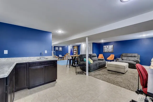 $299,900 | 203 Almentor Avenue, St. Louis, MO 63119