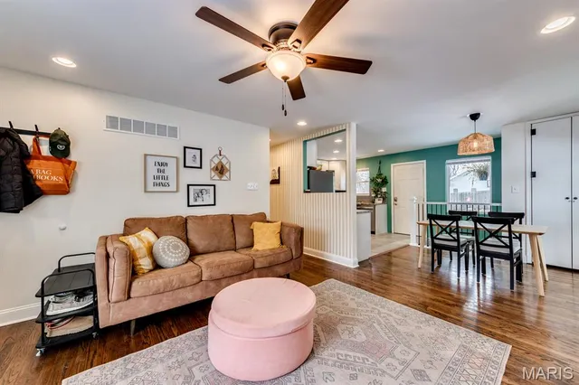 $299,900 | 203 Almentor Avenue, St. Louis, MO 63119